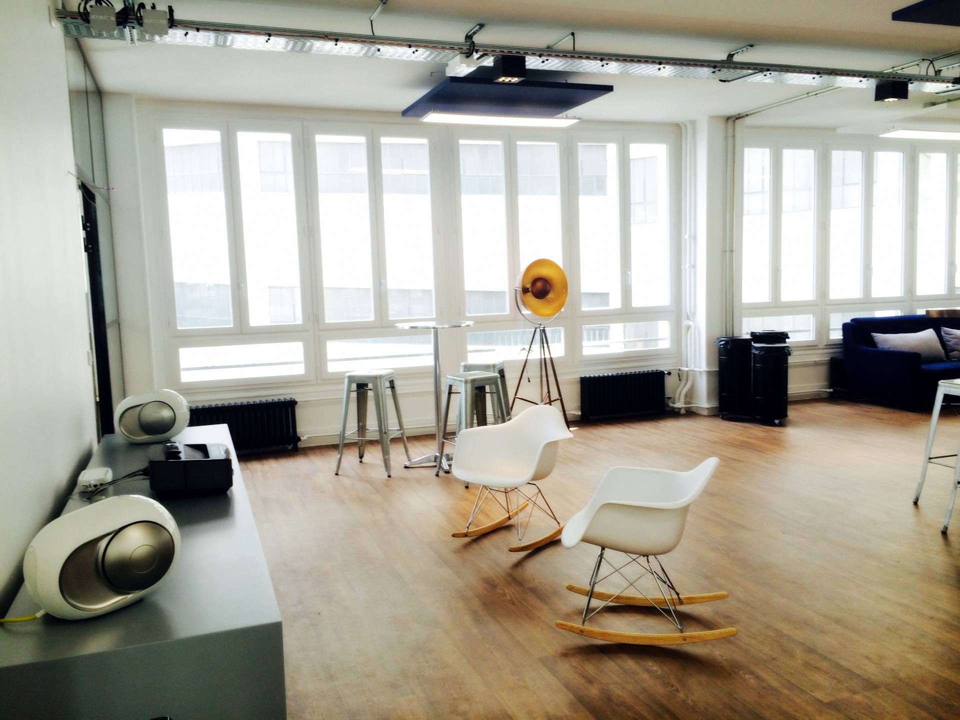 Plateau de bureaux lumineux en cours d'aménagement